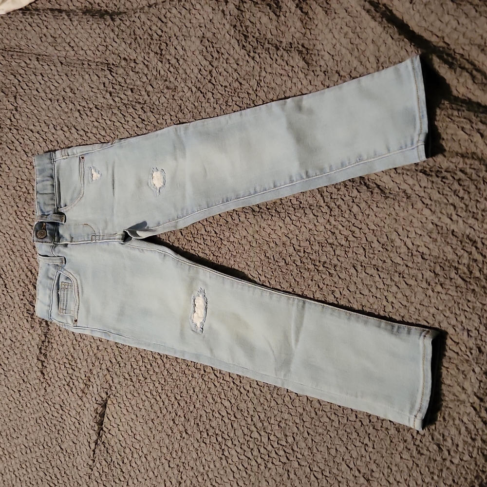Cat and Jack girls size 5 holey jeans. Super cute.  No stains.
